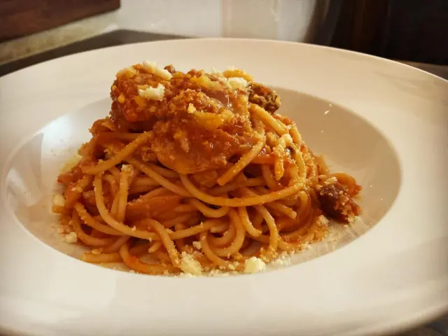 いつも 沢山のご来店 ありがとうございます😊　　 そして、満席でご案内出来なかったお客様、申し訳ありませんでしたm(_ _)m 今回は、現在ランチメニューで ご提供している パスタの ご案内です✨ ※３種類 の 中から お選びいただけます🍝 ①豚バラ肉 と 玉ねぎ の トマト煮込みソース ②ヤリイカ と 春キャベツ の ペペロンチーノ ③塩水ウニとズワイガニの濃厚トマトクリームソース ランチは 約３週間で メニュー変更しておりますので、 ぜひこの機会にご賞味下さい😊 ⭐︎ ⭐︎ ⭐︎ ⭐︎ ⭐︎ ⭐︎ ⭐︎ ⭐︎ ⭐︎ ⭐︎ ⭐︎ ⭐︎ ⭐︎ ⭐︎ ⭐︎ ⭐︎ ⭐︎ ⭐︎ ⭐︎ ⭐︎ ⭐︎ ⭐︎ 大人気のランチコース の ご予約は、１１時〜１３時までの時間帯で ご予約を承っております。 満席になる事が多いので、ご予約がオススメです‼️ ご希望のお時間をお電話にてお伝え下さい。 苦手な食材やアレルギーなどございましたら、出来るだけご対応させて頂いておりますので、お気軽にご相談ください。 ※ 貸し切りをご希望の場合は、定休日（火、水）もご対応　　　　させて頂いております。 　少人数での 貸し切りも OKです👍 みなさまのご予約お待ちしております😊 元町の隠れ家イタリアン🇮🇹 Italian ＆TeaRoom KANDY 〜キャンディ〜 045-633-3301 #Italia&TeaRoomKANDY#kandy#元町ランチ#元町ディナー#横浜元町ランチ #横浜元町ディナー#横浜元町イタリアン #横浜イタリアン#横浜元町kandy #横浜元町キャンディ#イタリアンキャンディ #元町キャンディ #italian kandy#motomachi #yokohama #yokohamamotomachi#元町kandy#裏元町